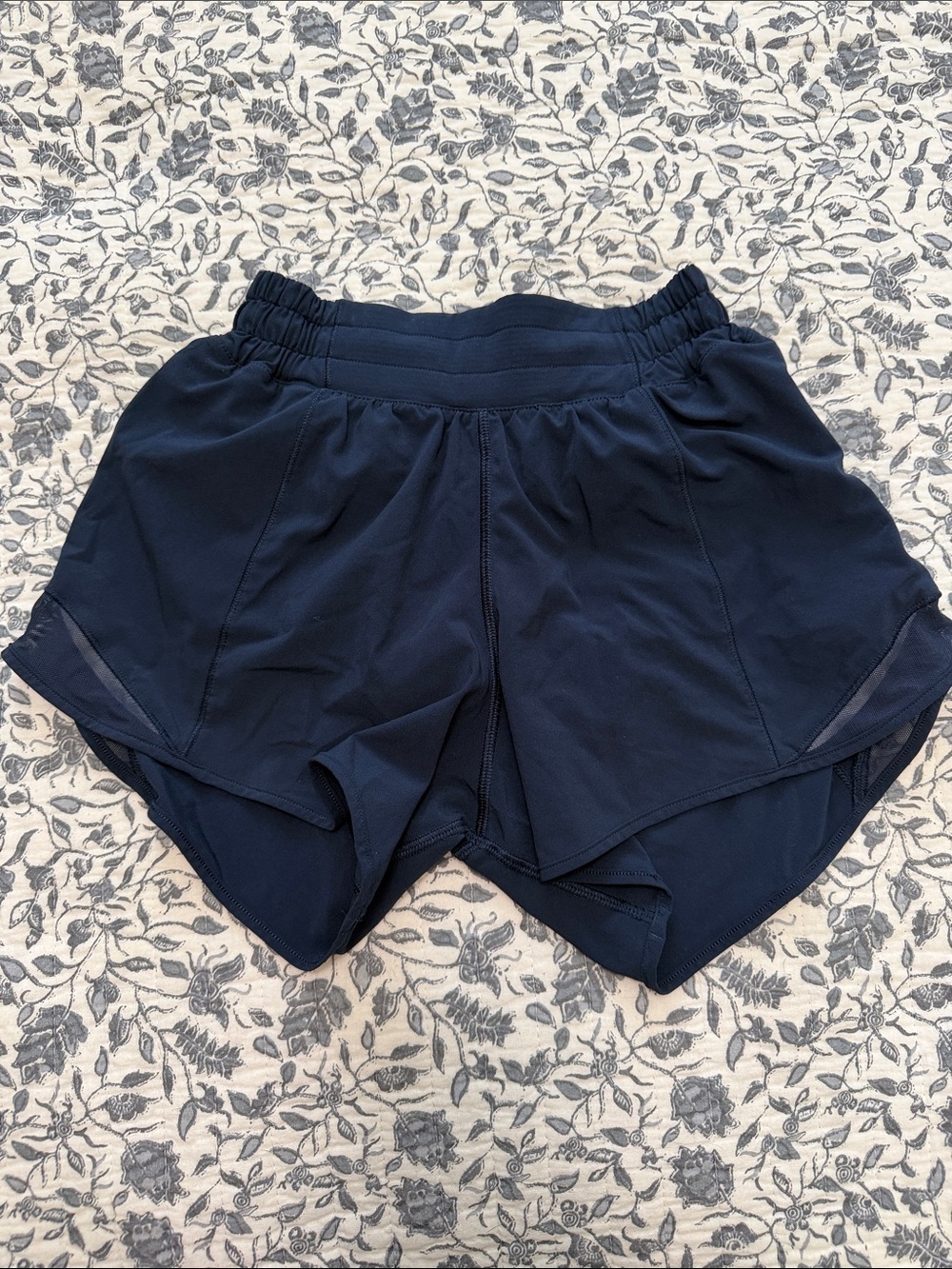 Lululemon Hotty Hot mid-rise Swift™ shorts - 4"